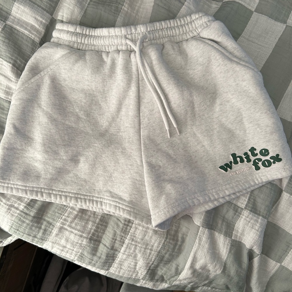 4 Pairs of white fox shorts
